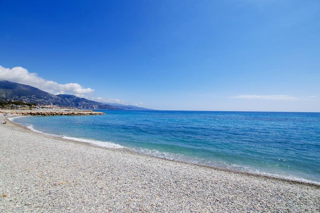 French Riviera: Seafront Apt & Pool Near Monaco Roquebrune-Cap-Martin Exteriör bild